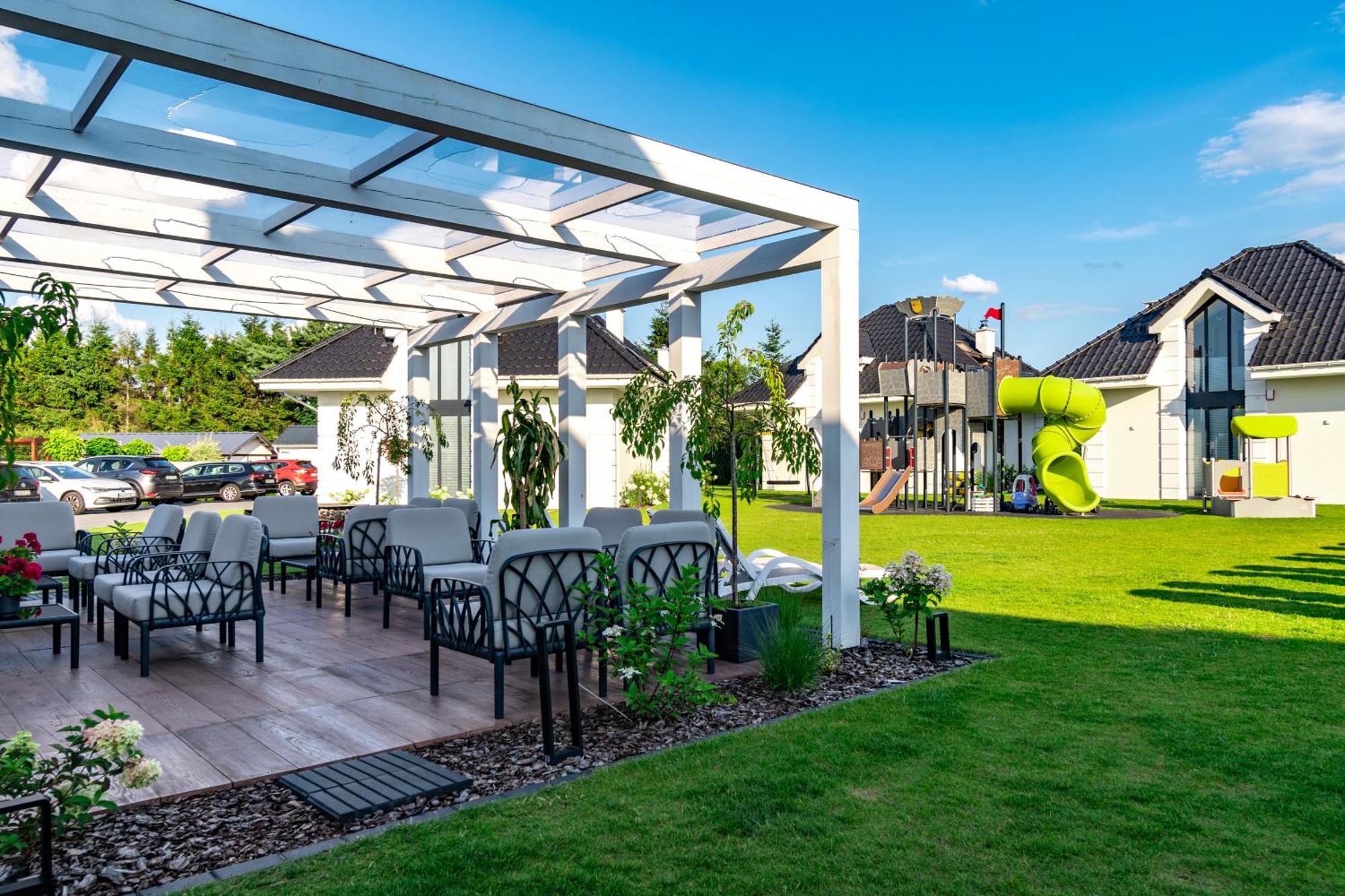 Family Resort Ustka - Domki Dwupoziomowe Z Basenem Esterno foto
