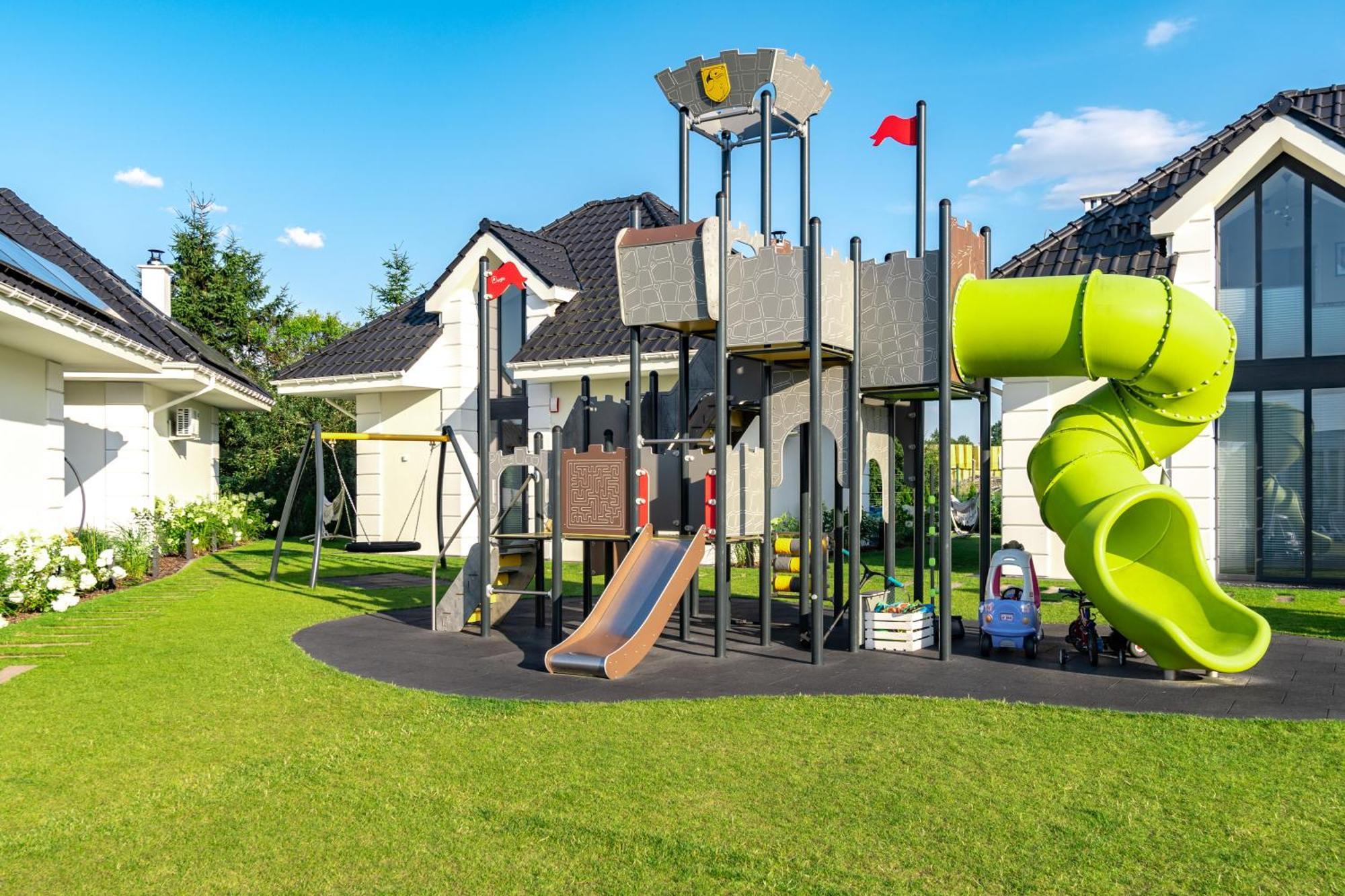 Family Resort Ustka - Domki Dwupoziomowe Z Basenem Esterno foto